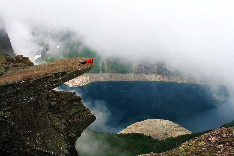 Trolltungan vaellus Norjassa