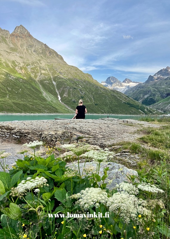 silvretan järvellä illalla