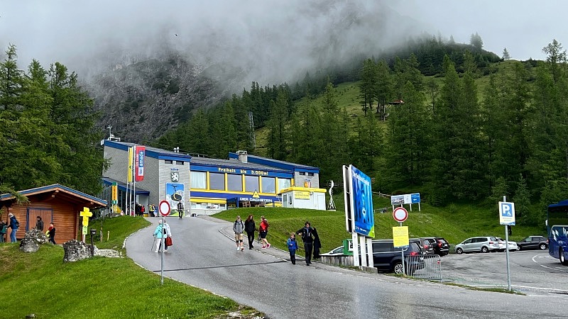 Hissi Dachstein jäätikölle