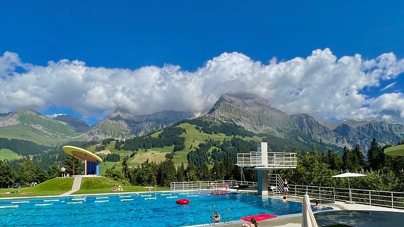 Maauimala Adelbodenissa Sveitsissä