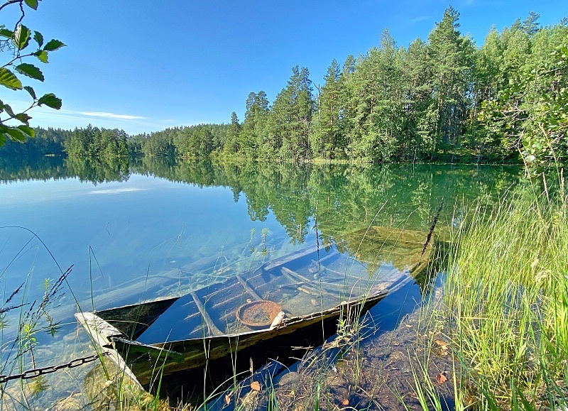 Iso-Valkeen kirkasvetinen järvi Somerolla