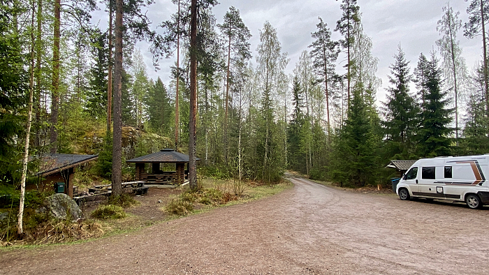 Haukkavuoren parkkipaikka ja laavu