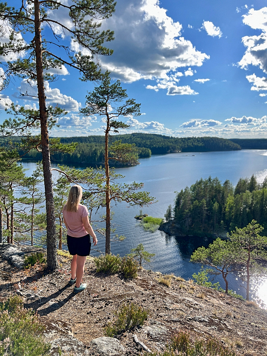 Maisema Sulkavan linnavuorelta Saimaalle