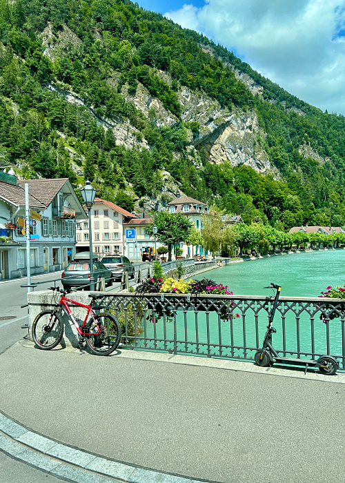 Interlaken turkoosi vesi.